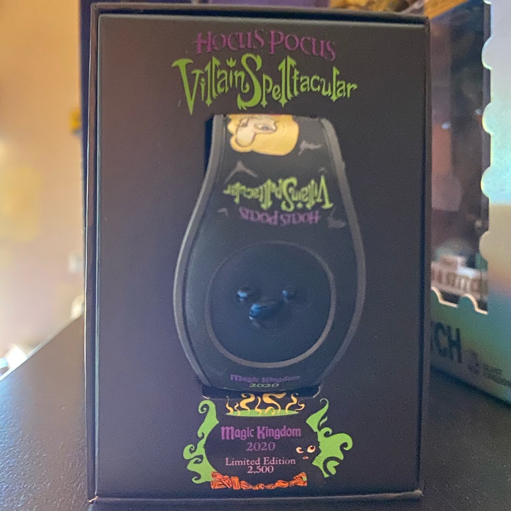 DisneyParks 2020 Villian Spectacular LE Magicband NIB